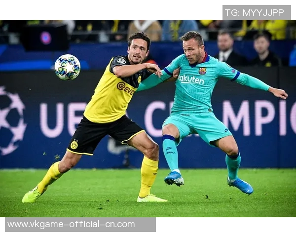 意甲激战巴萨与多特蒙德战成平局帽子戏法引发争议判罚热议